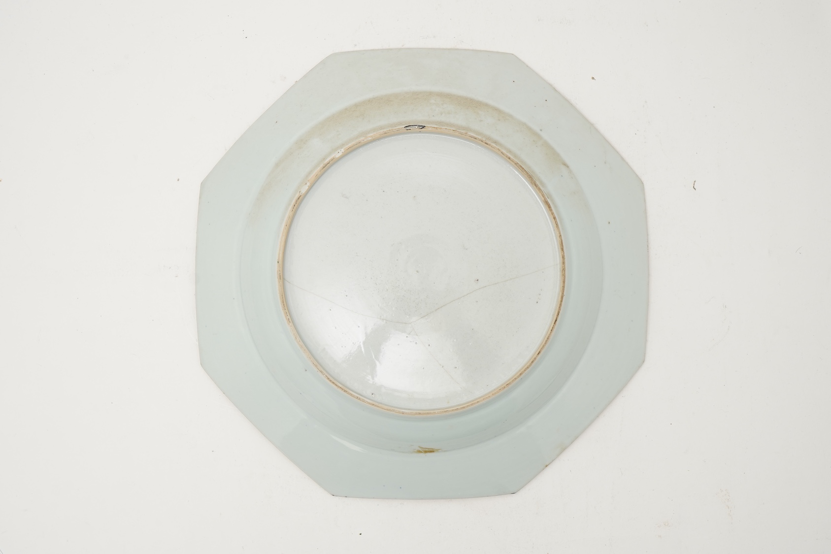 A Chinese famille rose octagonal dish, Qianlong period